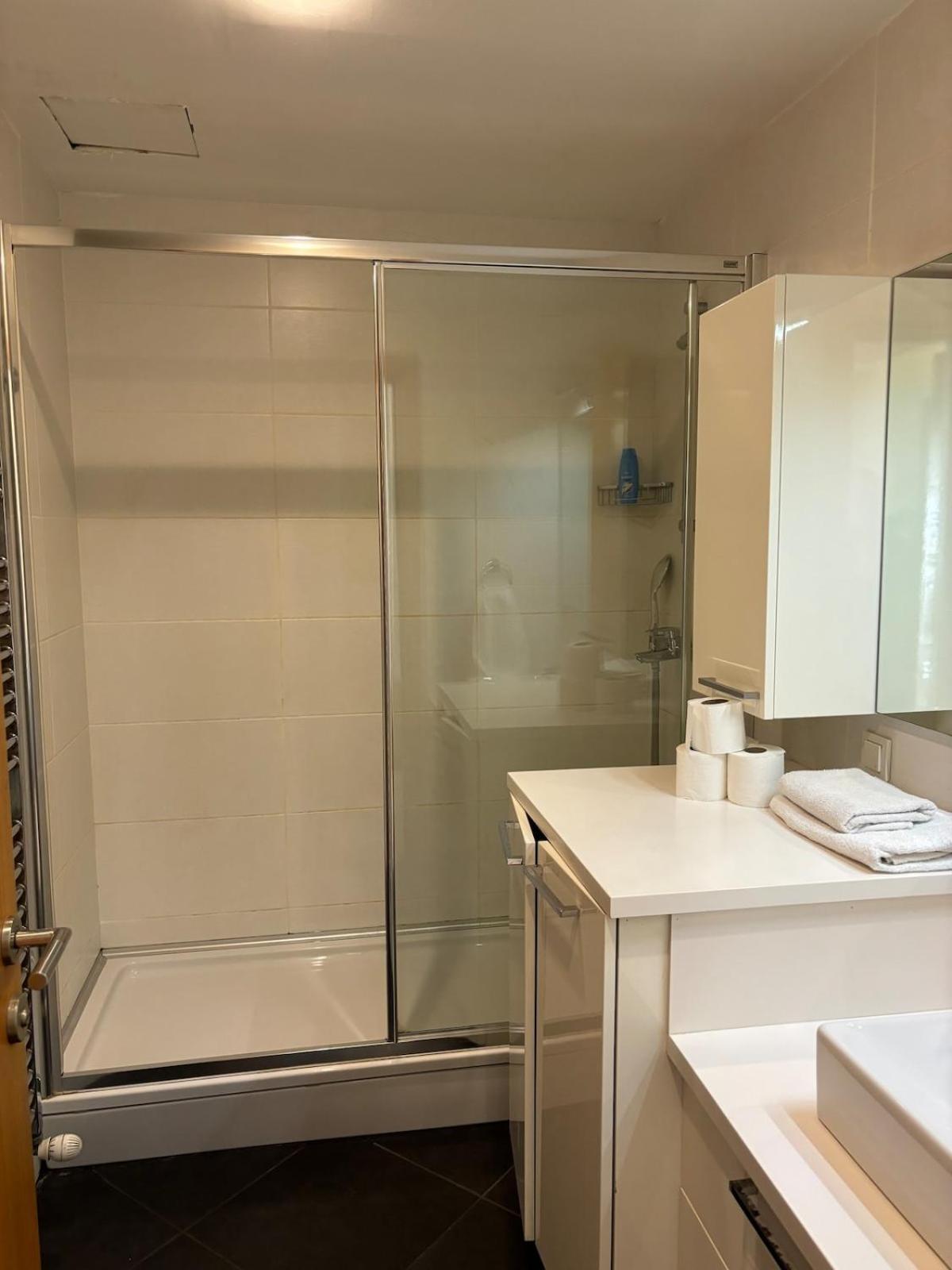 Daire Taksim Cozy Flat With Swimming Pool, Sauna And Ac